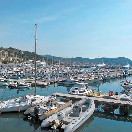 Locazione Turistica Giorgia - Imp450 * Imperia